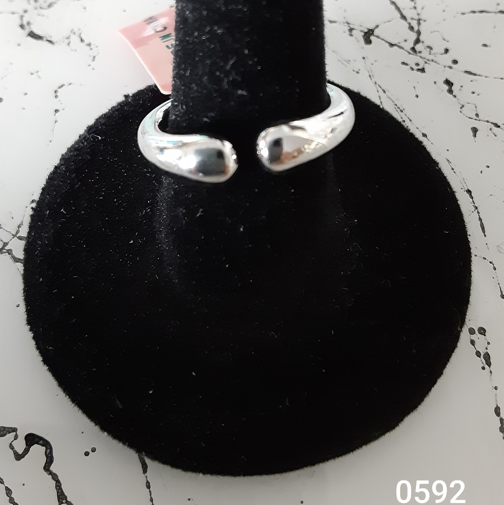 Ring 0592